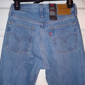 🆕Levi’s® | High Rise Wedgie Denim Jeans Size 25 Tapered Leg
